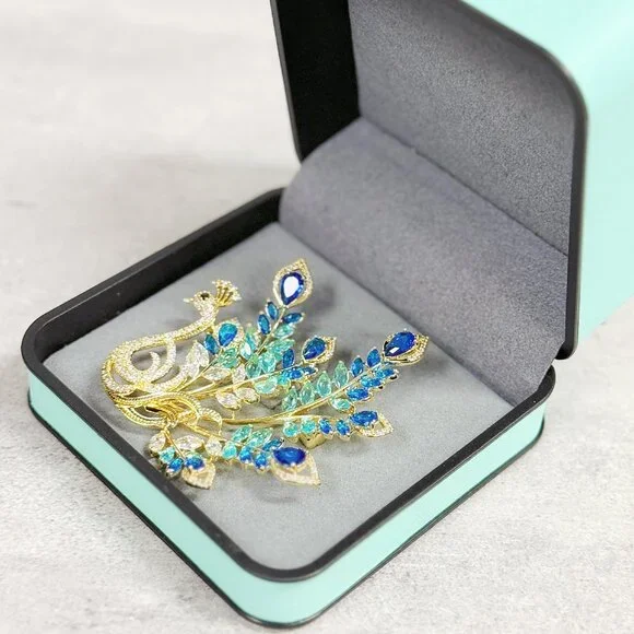 Peacock brooch, blue crystal brooch, gold brooch, dress brooch, formal brooch - Picture 4 of 8